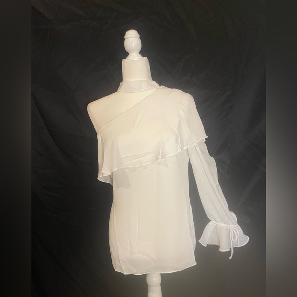 Krisa Women’s White One long sleeve, one flutter sleeve Blouse, small, NWT - Picture 1 of 7